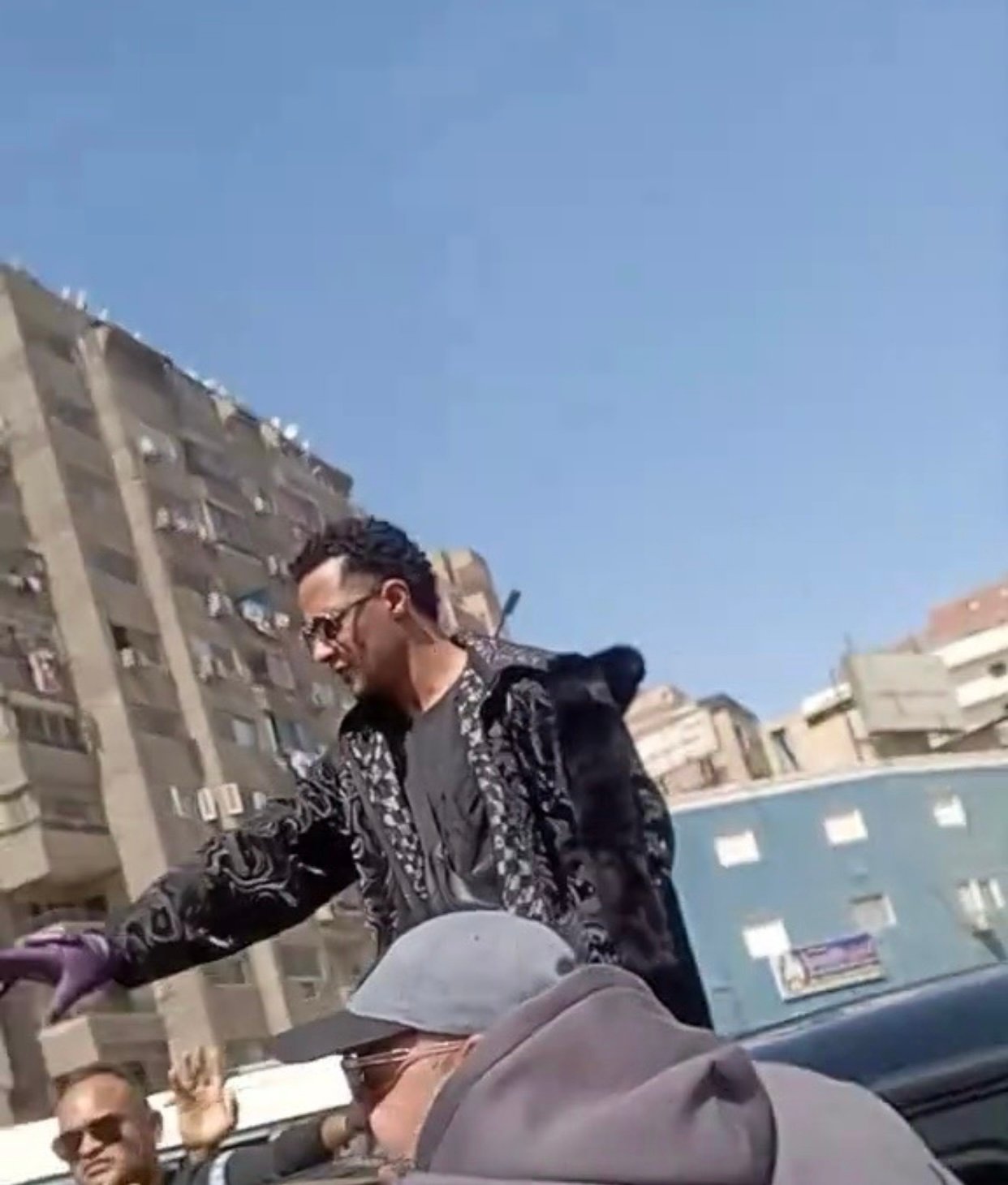 عاجل… محمد رمضان في ألف مسكن
